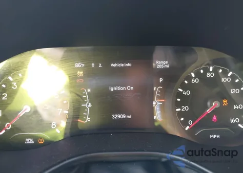 2024 Jeep Compass Latitude 4X4 z USA, uszkodzony, nr VIN 3C4NJDBN2RT607133